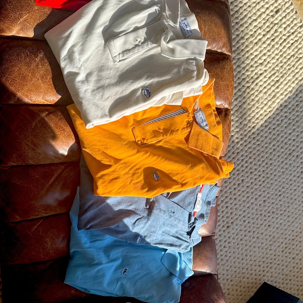 4 men’s polo shirts